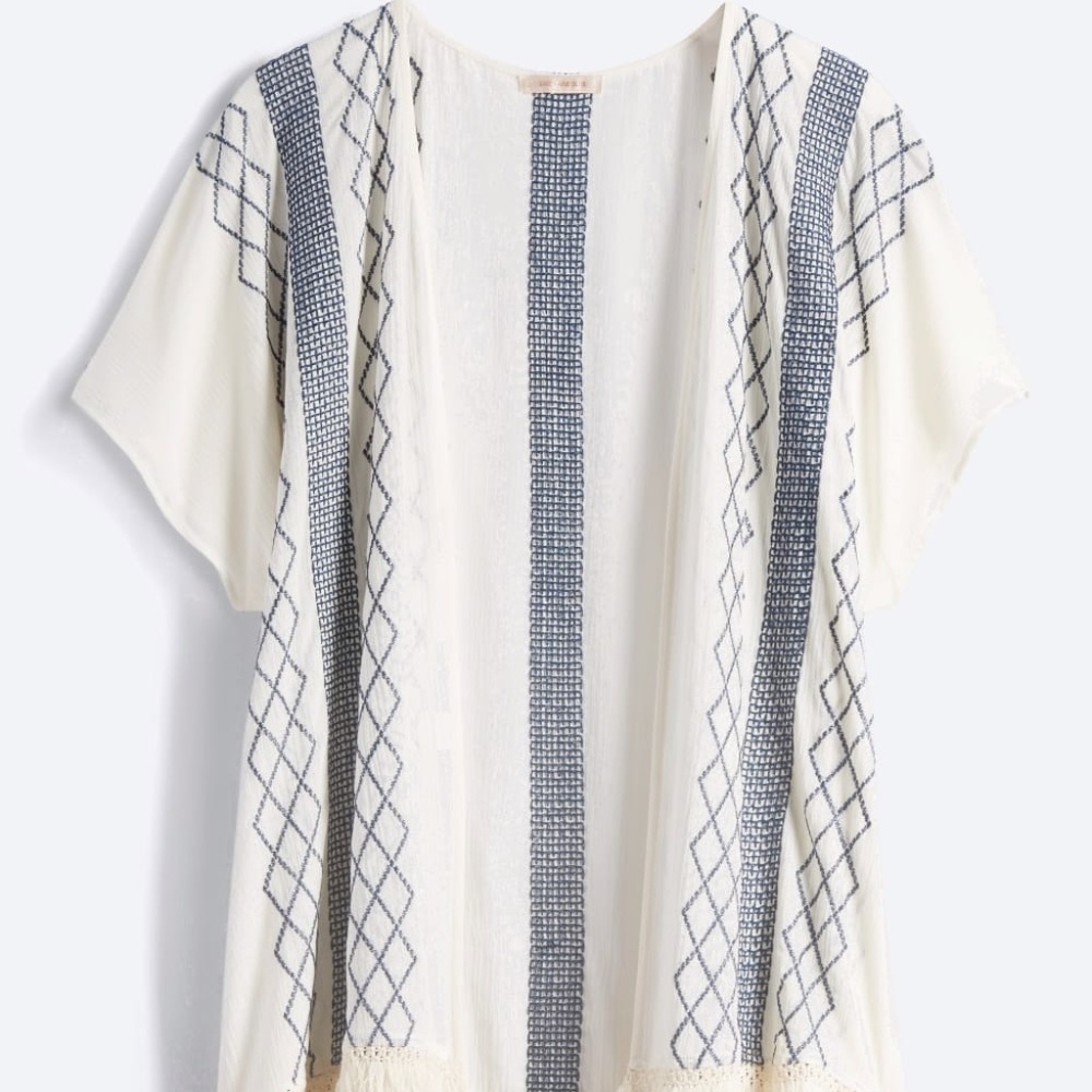 Skies Are Blue Benitez Embroidered Kimono